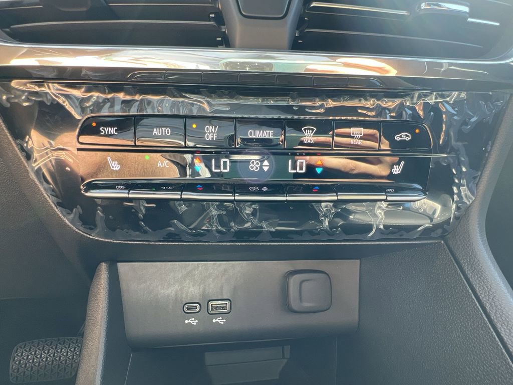 New 2026 Buick Encore GX Avenir w/ Avenir Convenience Package image 11