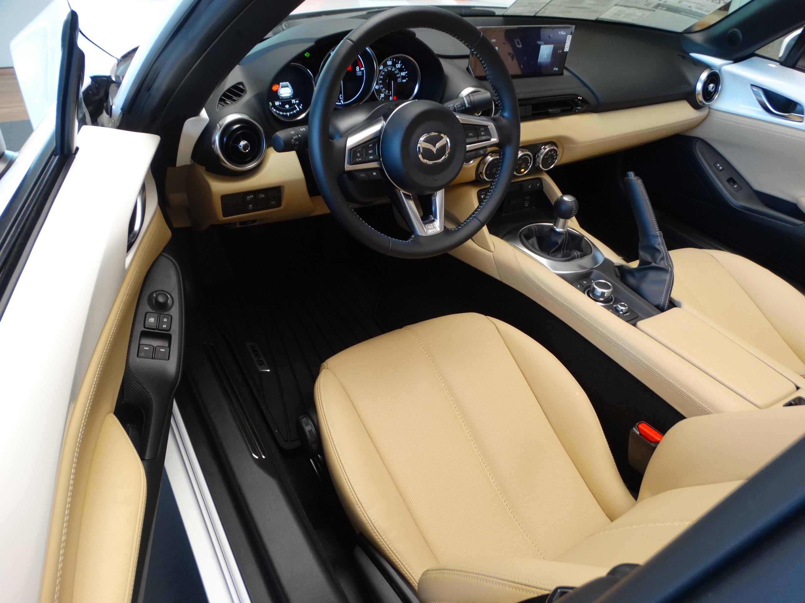 New 2025 MAZDA MX-5 Miata RF Grand Touring image 12