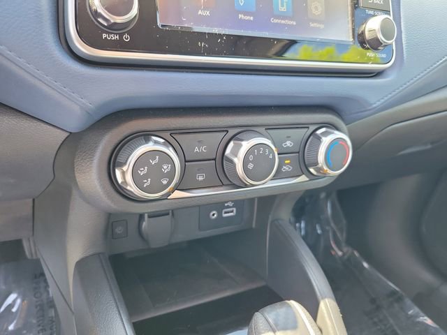 Used 2025 Nissan Versa SV image 18