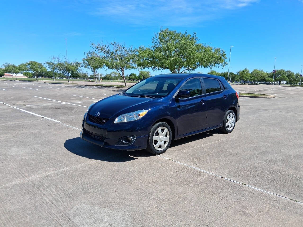 Used 2009 Toyota Matrix S FWD image 2