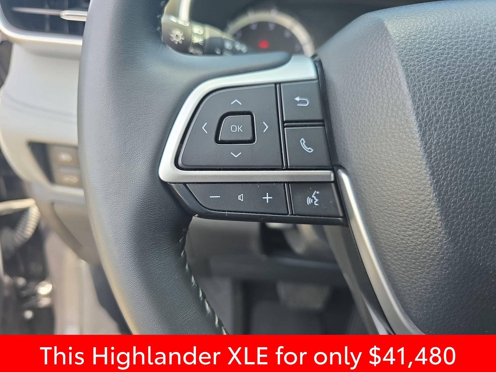 Used 2024 Toyota Highlander XLE AWD/4WD image 25