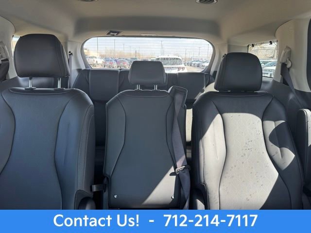 New 2026 Kia Carnival EX image 21