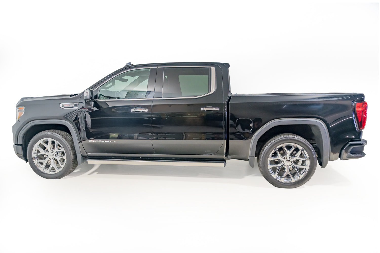 Used 2022 GMC Sierra 1500 Denali w/ Denali Reserve Package AWD/4WD image 3