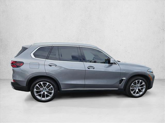 Certified 2024 BMW X5 xDrive40i w/ Premium Package AWD/4WD image 4