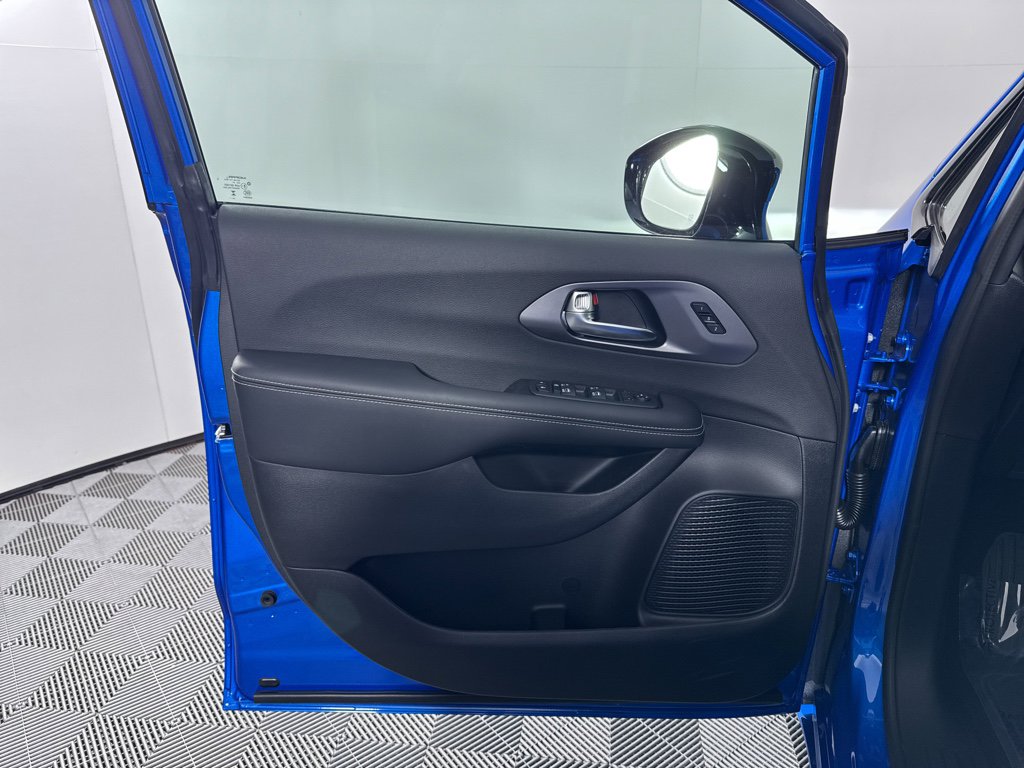 New 2026 Chrysler Pacifica Select w/ S Appearance Package image 29