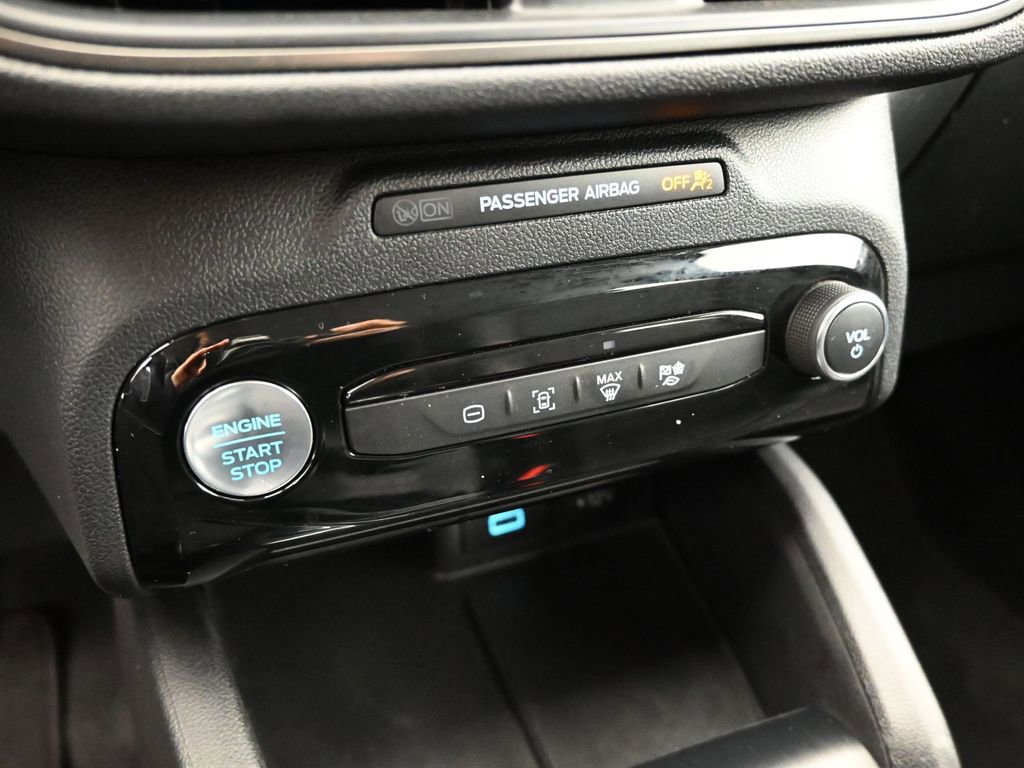 Certified 2023 Ford Escape SE image 17