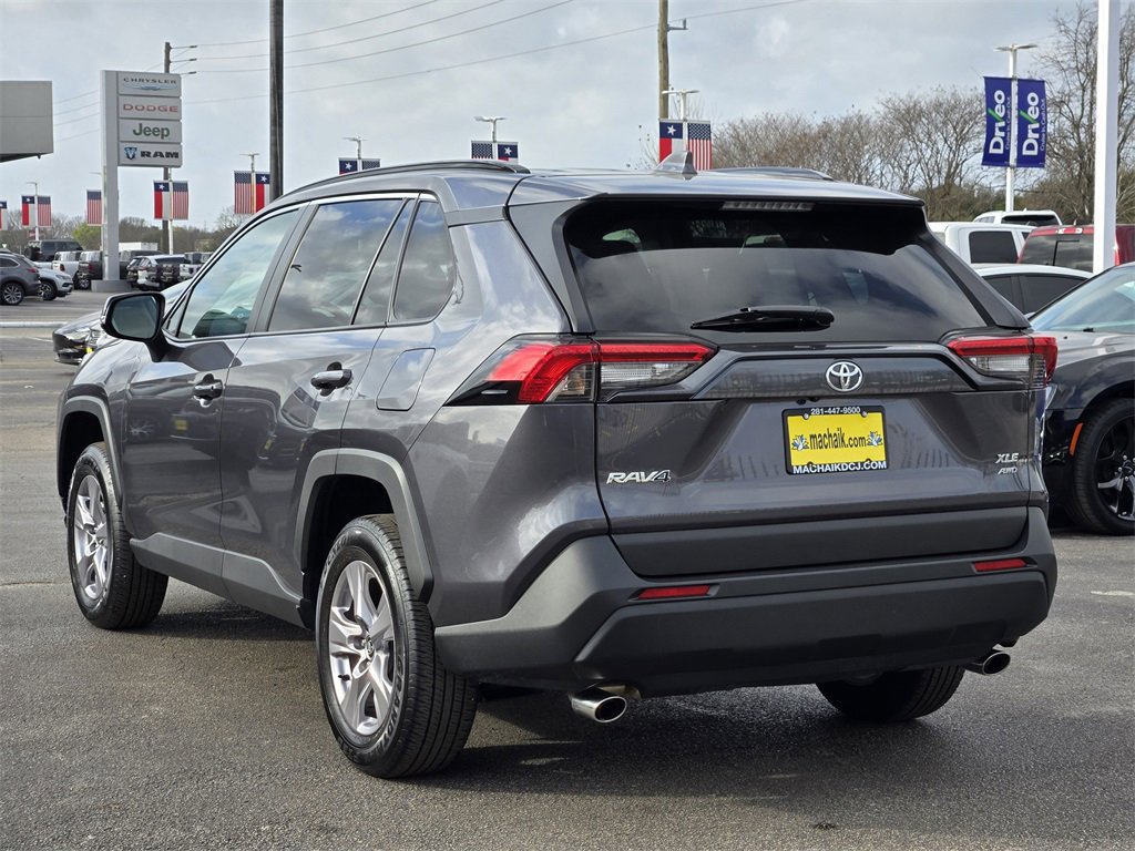 Used 2025 Toyota RAV4 XLE w/ Convenience Package image 6