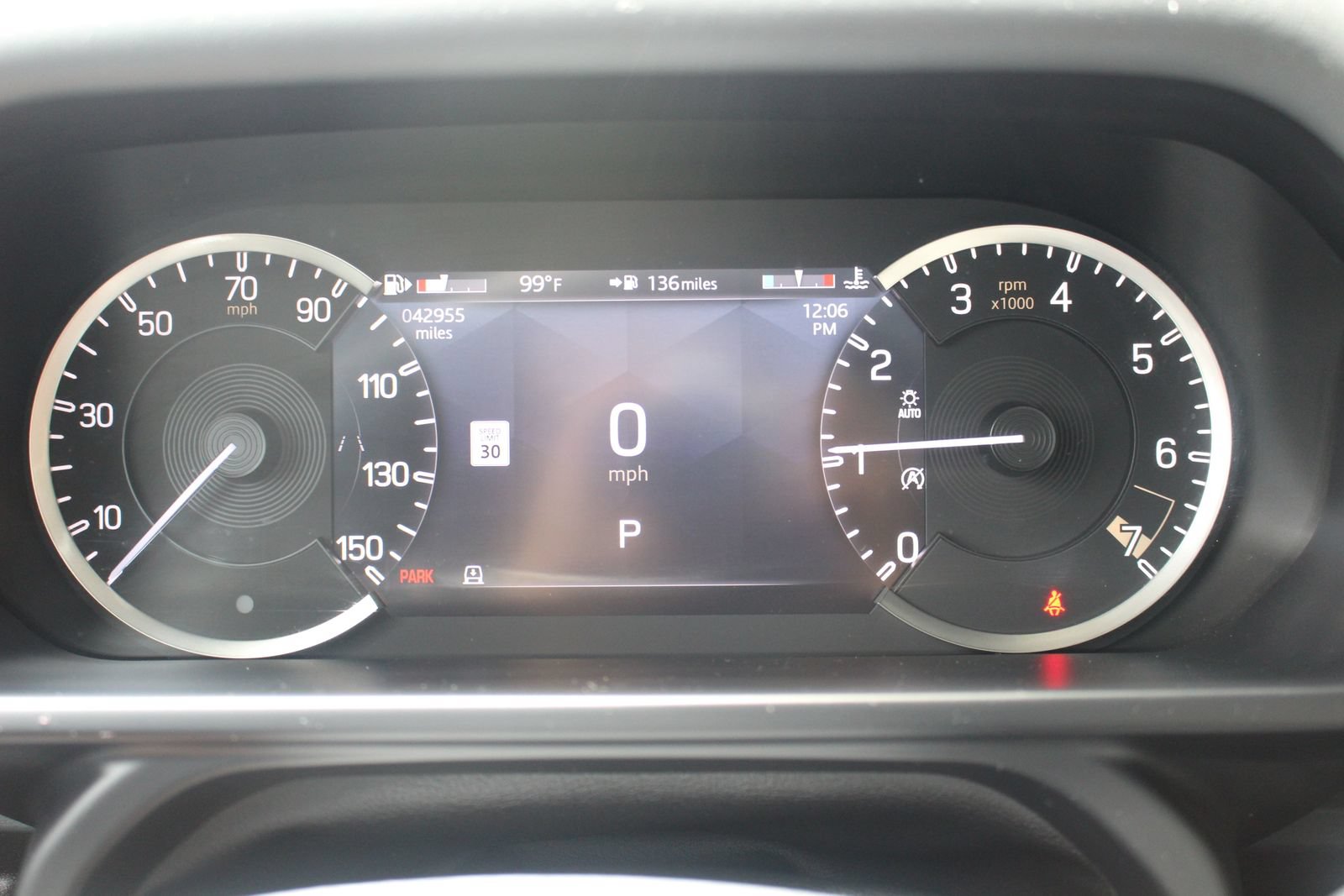 Used 2023 Land Rover Defender 130 X-Dynamic SE AWD/4WD image 31