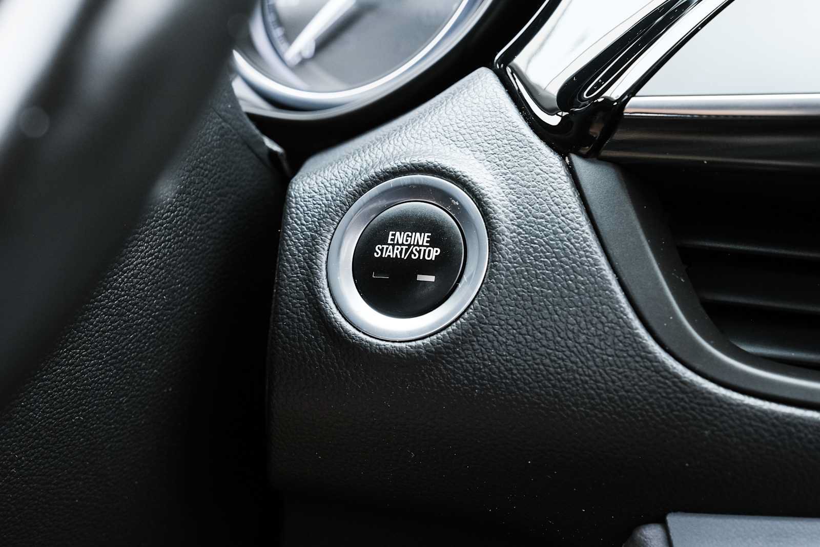 Used 2020 Buick Envision Essence FWD image 42