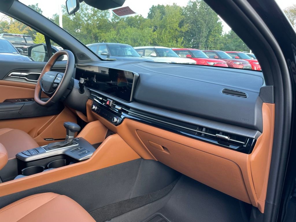 New 2026 Kia Sportage X-Line w/ X-Line Technology Package image 32