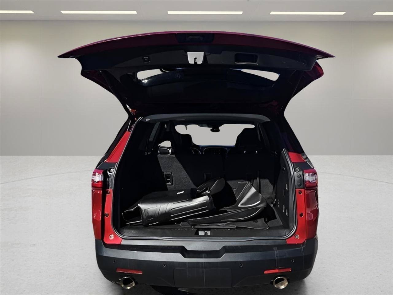 Used 2021 Chevrolet Traverse LT w/ LPO, Cargo Package AWD/4WD image 20