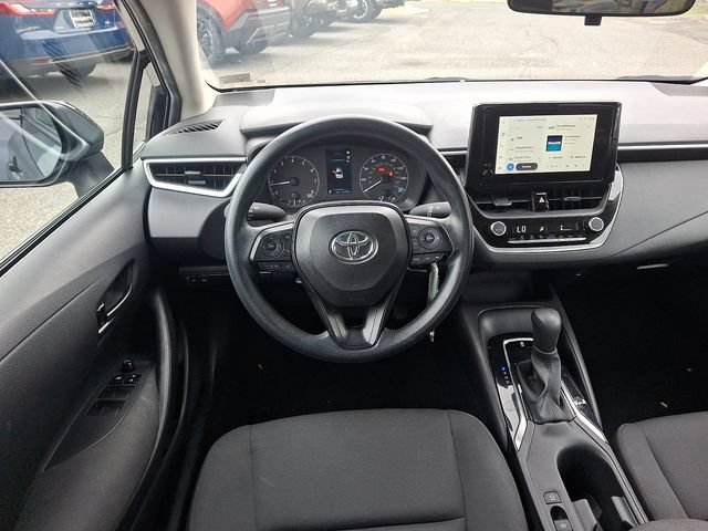 Used 2025 Toyota Corolla LE FWD image 11