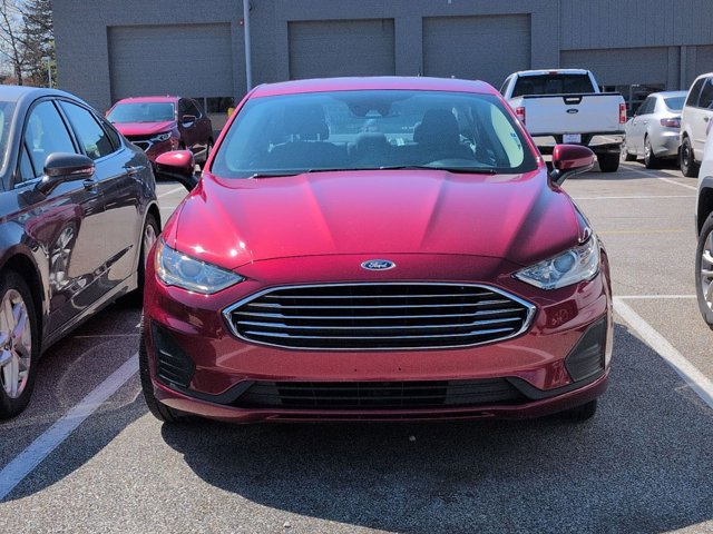 Used 2019 Ford Fusion SE image 2