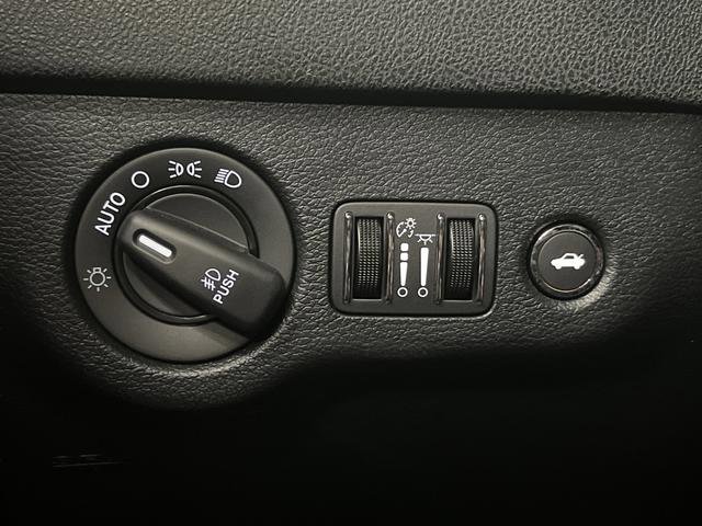 Used 2018 Dodge Charger R/T image 24