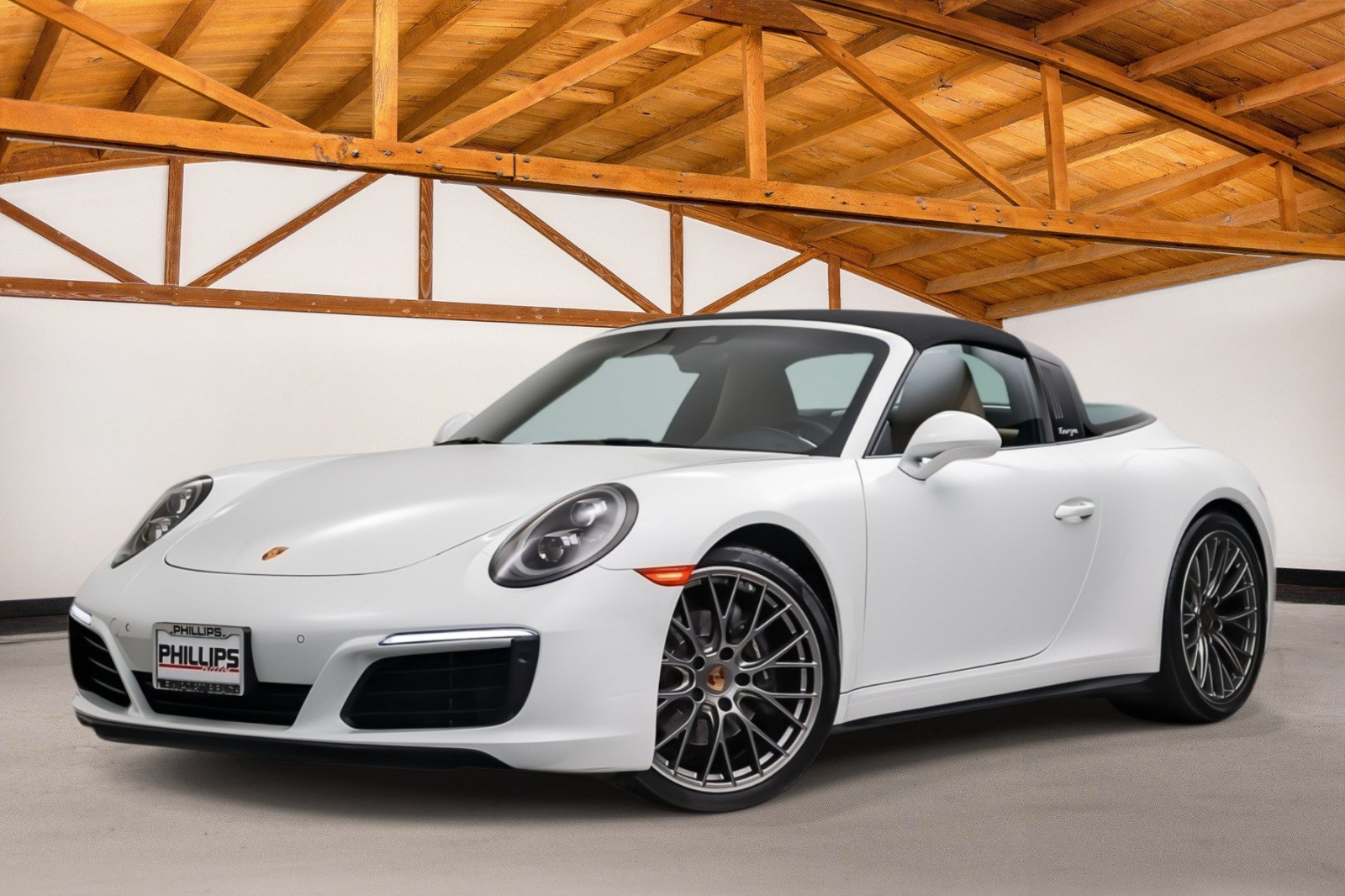 Used 2019 Porsche 911 Targa 4 AWD/4WD image 2