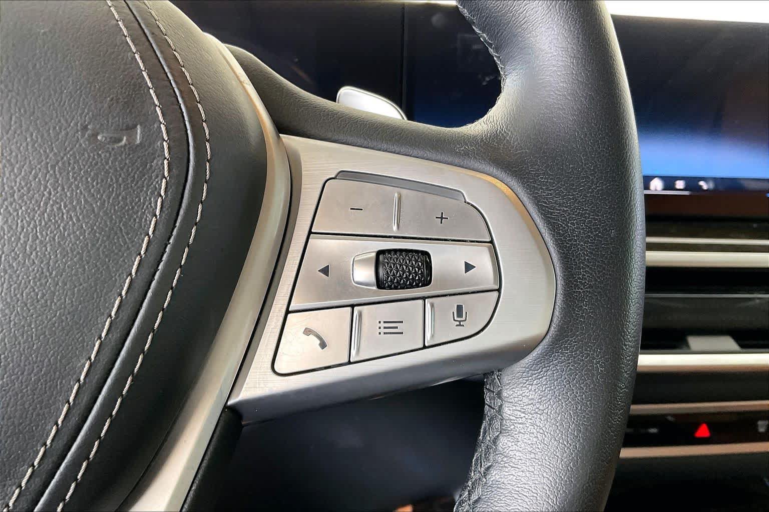 Used 2024 BMW X7 xDrive40i AWD/4WD image 25