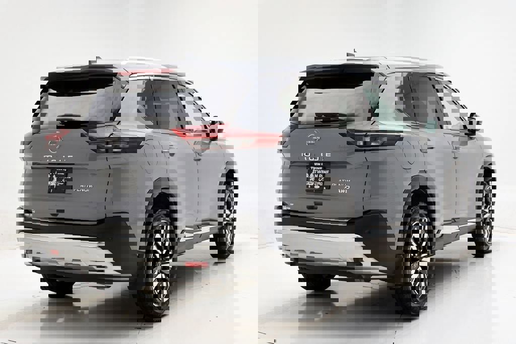 Used 2023 Nissan Rogue Platinum w/ Platinum Premium Package image 9