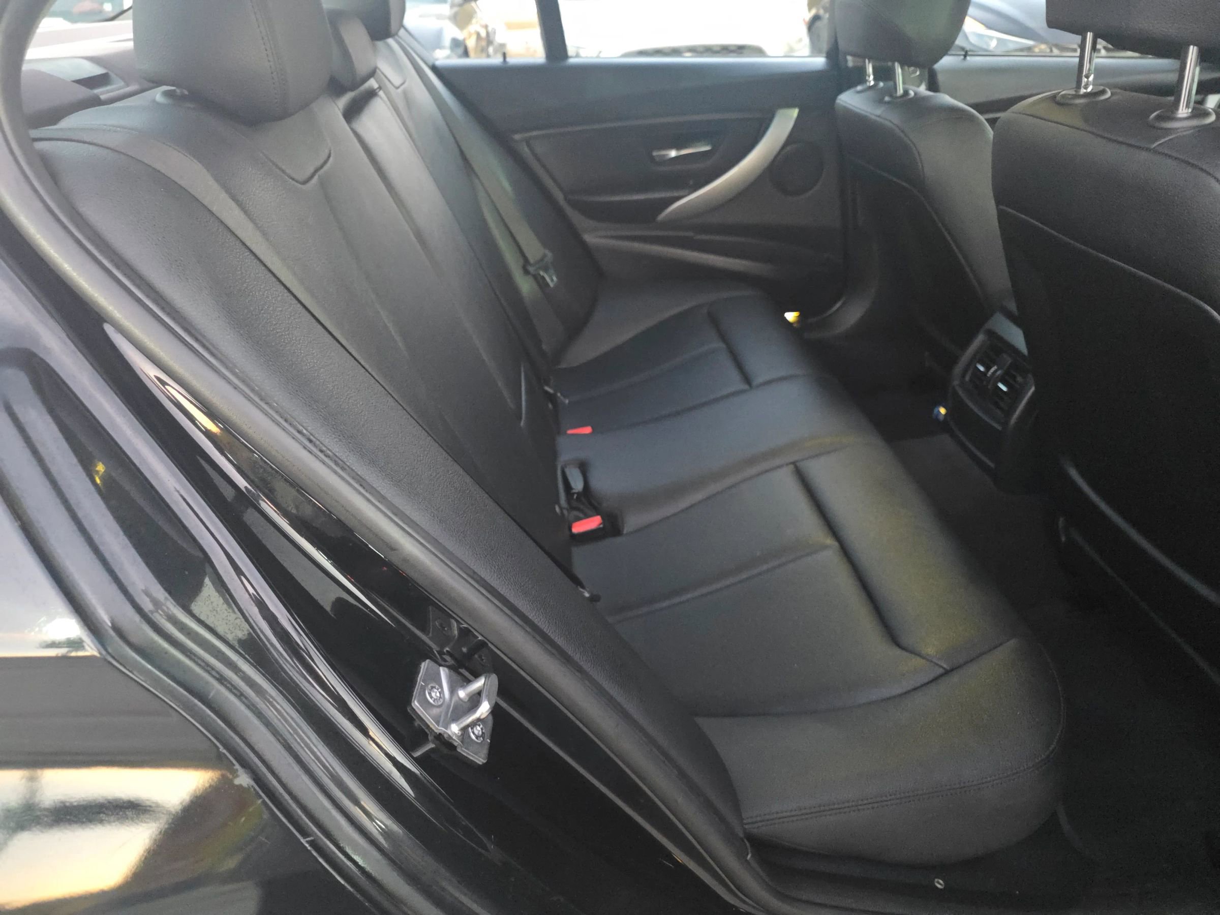 Used 2013 BMW 320i Sedan image 21