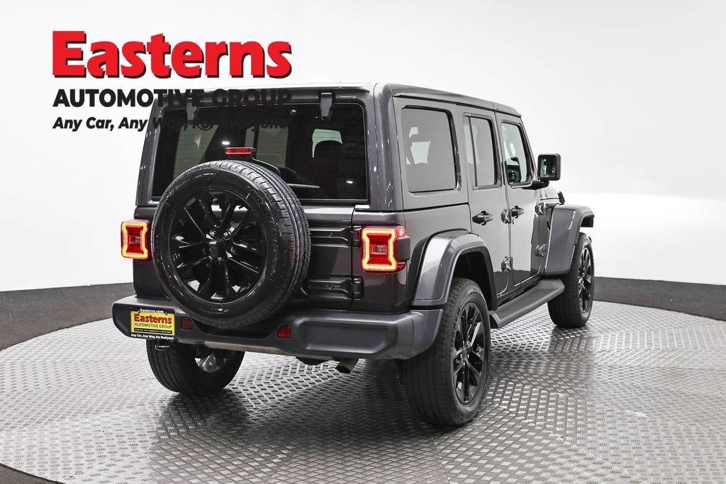 Used 2025 Jeep Wrangler Unlimited Sahara AWD/4WD image 5