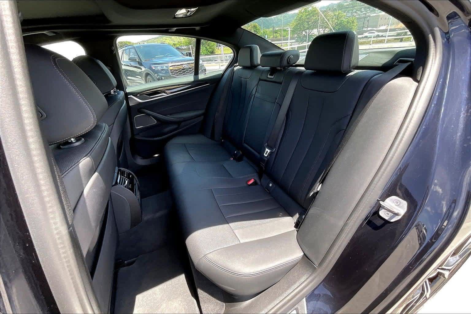 Used 2023 BMW 530e w/ M Sport Package RWD image 29