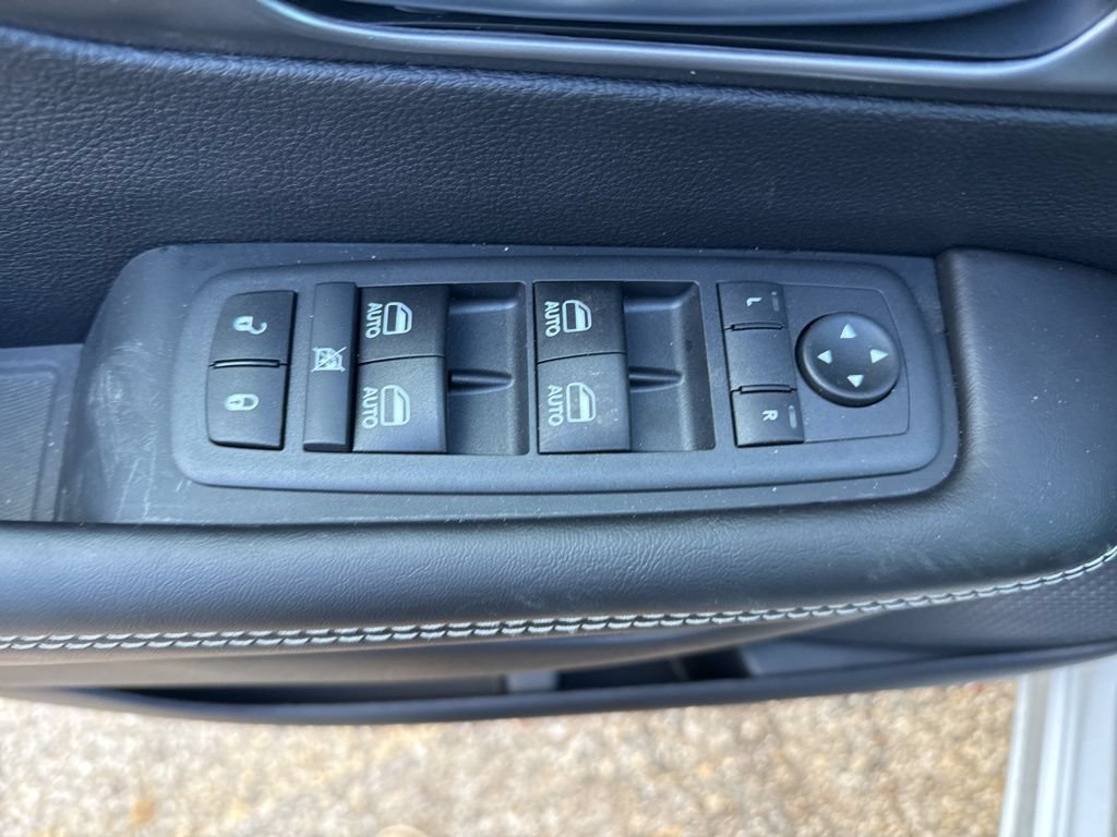 New 2026 Chrysler Pacifica Select AWD/4WD image 10