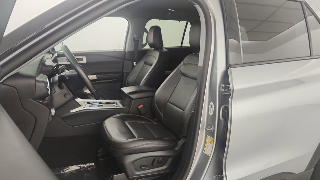 Used 2022 Ford Explorer Limited w/ Equipment Group 301A image 13