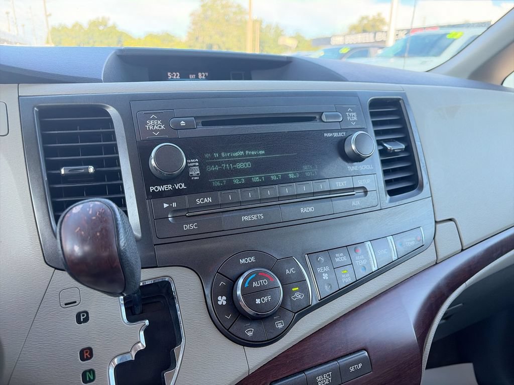 Used 2014 Toyota Sienna XLE FWD image 20