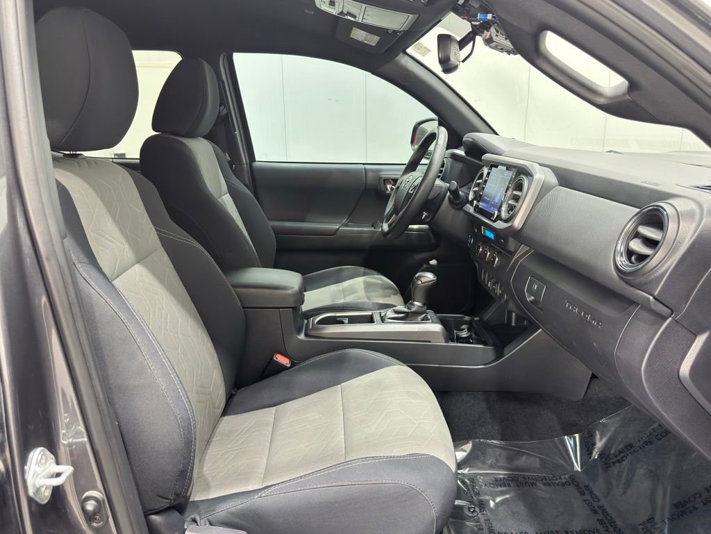 Used 2021 Toyota Tacoma TRD Sport image 16