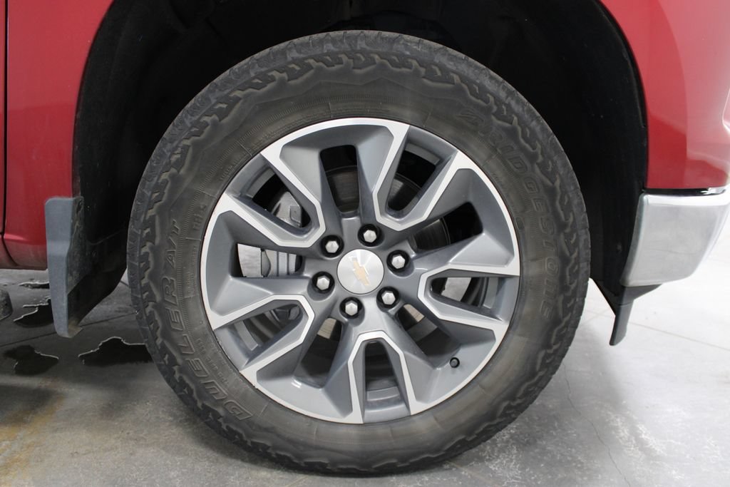 Used 2023 Chevrolet Silverado 1500 LT AWD/4WD image 32