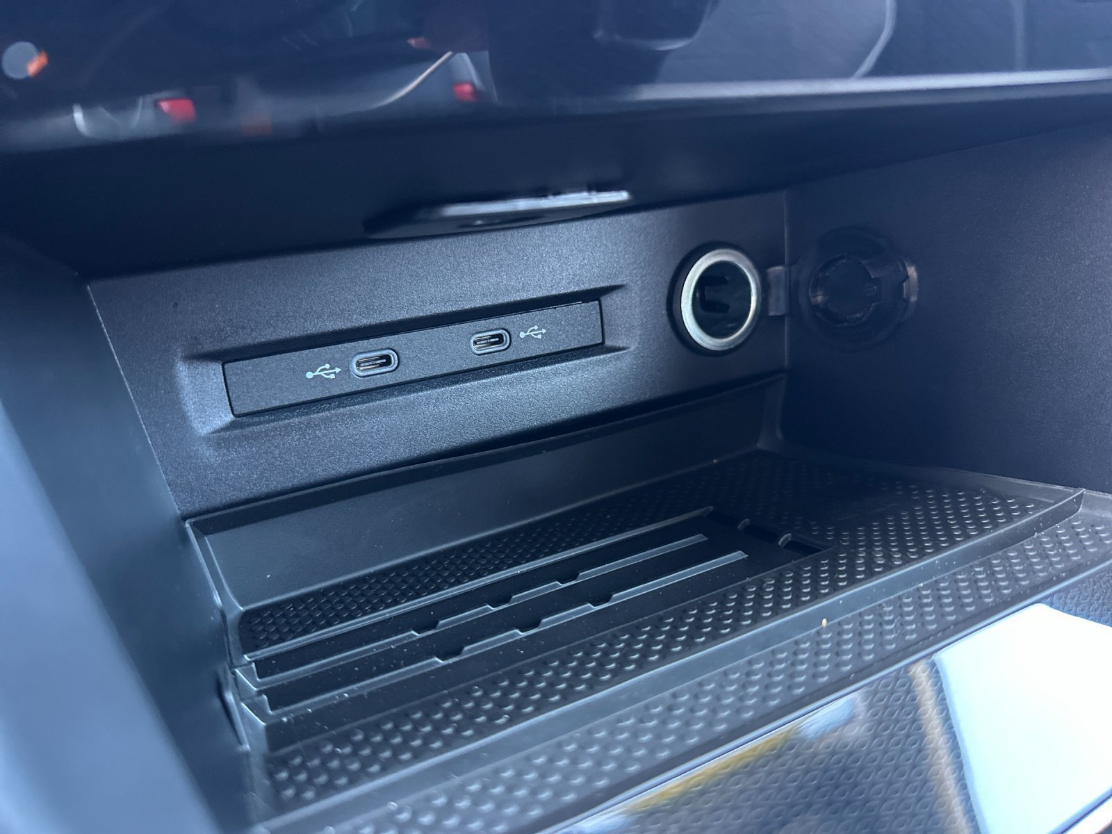 New 2027 Volkswagen Taos SE FWD image 27