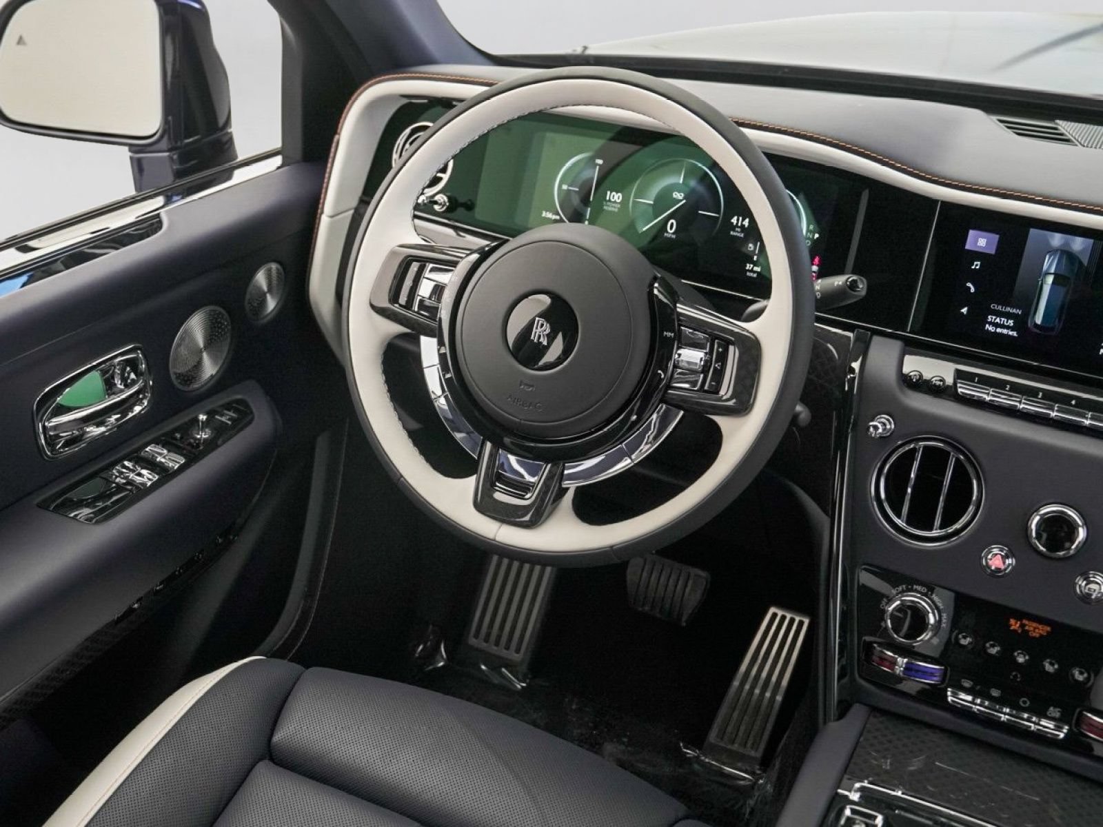 New 2026 Rolls-Royce Cullinan Black Badge AWD/4WD image 35