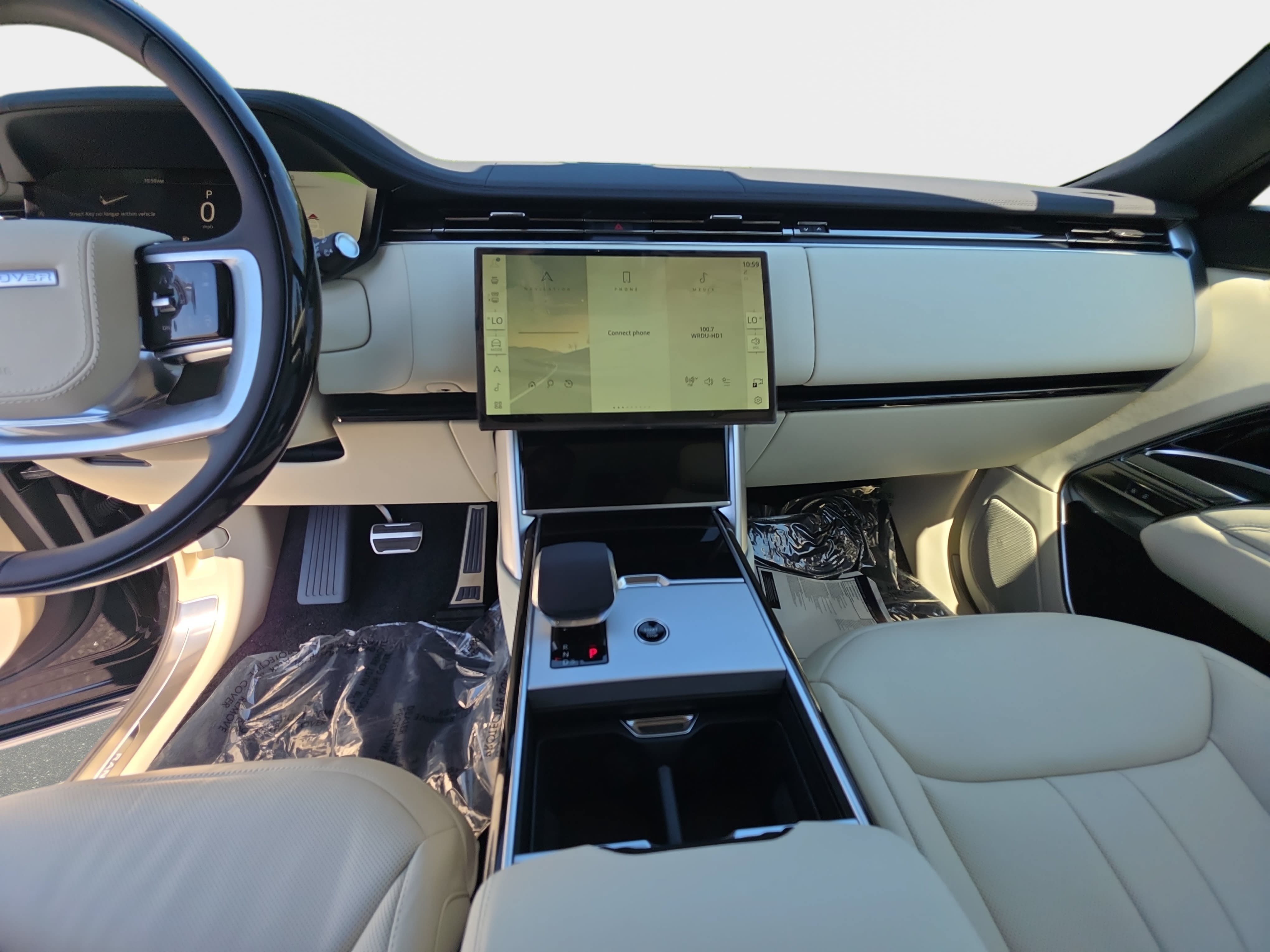 New 2026 Land Rover Range Rover Long Wheelbase SE AWD/4WD image 22