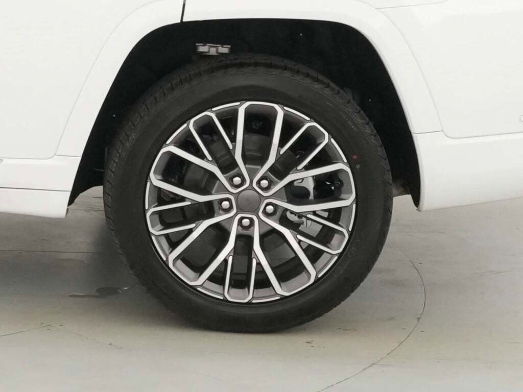 New 2025 Jeep Grand Cherokee L Summit image 38