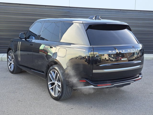 Used 2025 Land Rover Range Rover SE AWD/4WD image 4