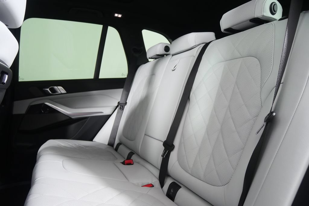 Used 2026 BMW X5 sDrive40i RWD image 16