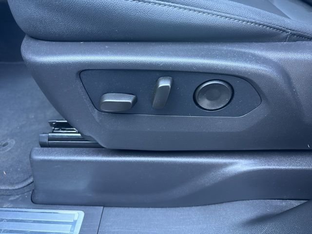 Used 2026 GMC Sierra 1500 SLT image 11