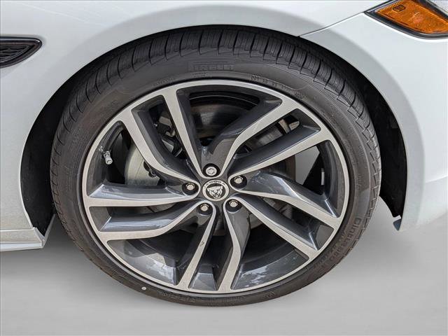 New 2024 Jaguar XF R-Dynamic SE image 9
