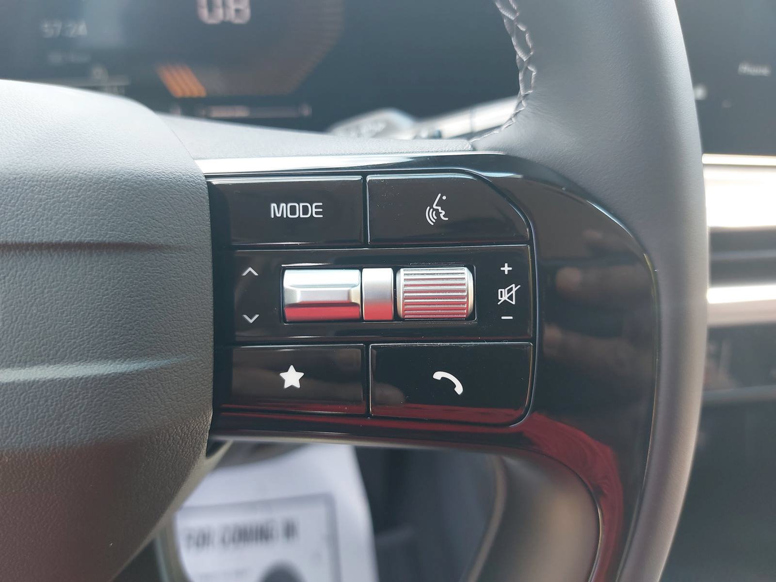 New 2026 Kia Sorento LX FWD image 17