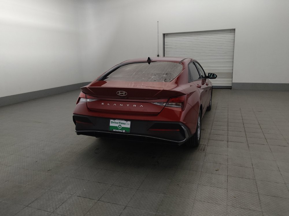 Used 2024 Hyundai Elantra SE FWD image 7