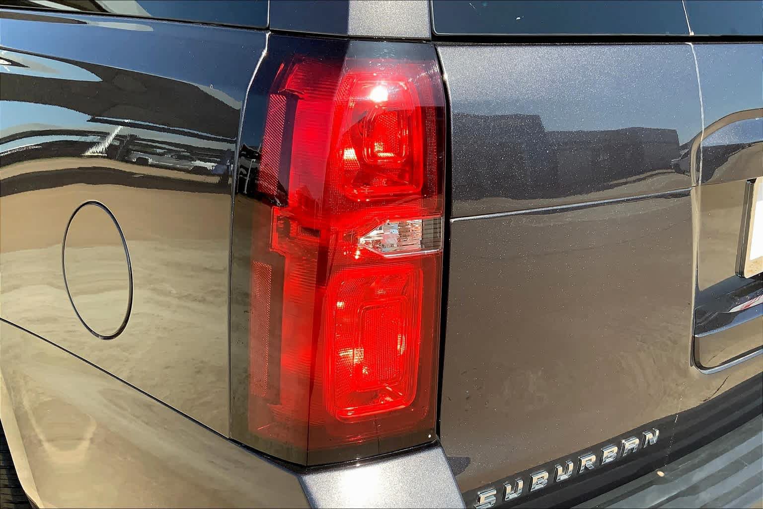 Used 2018 Chevrolet Suburban LT AWD/4WD image 28