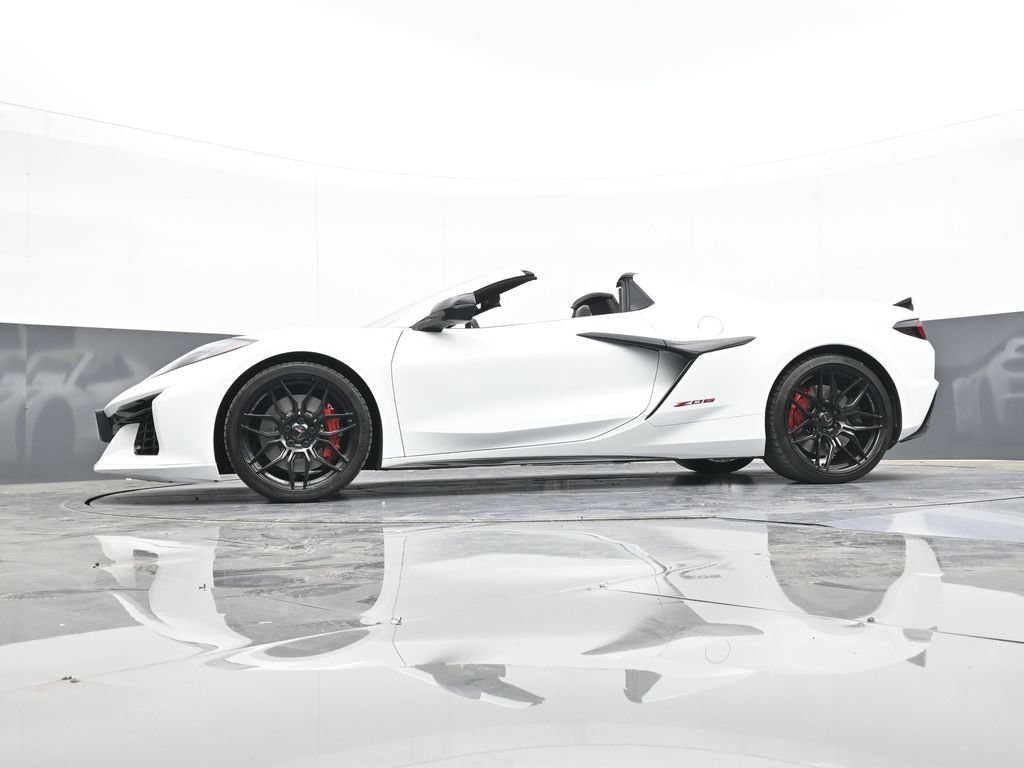 Used 2024 Chevrolet Corvette Z06 RWD image 47