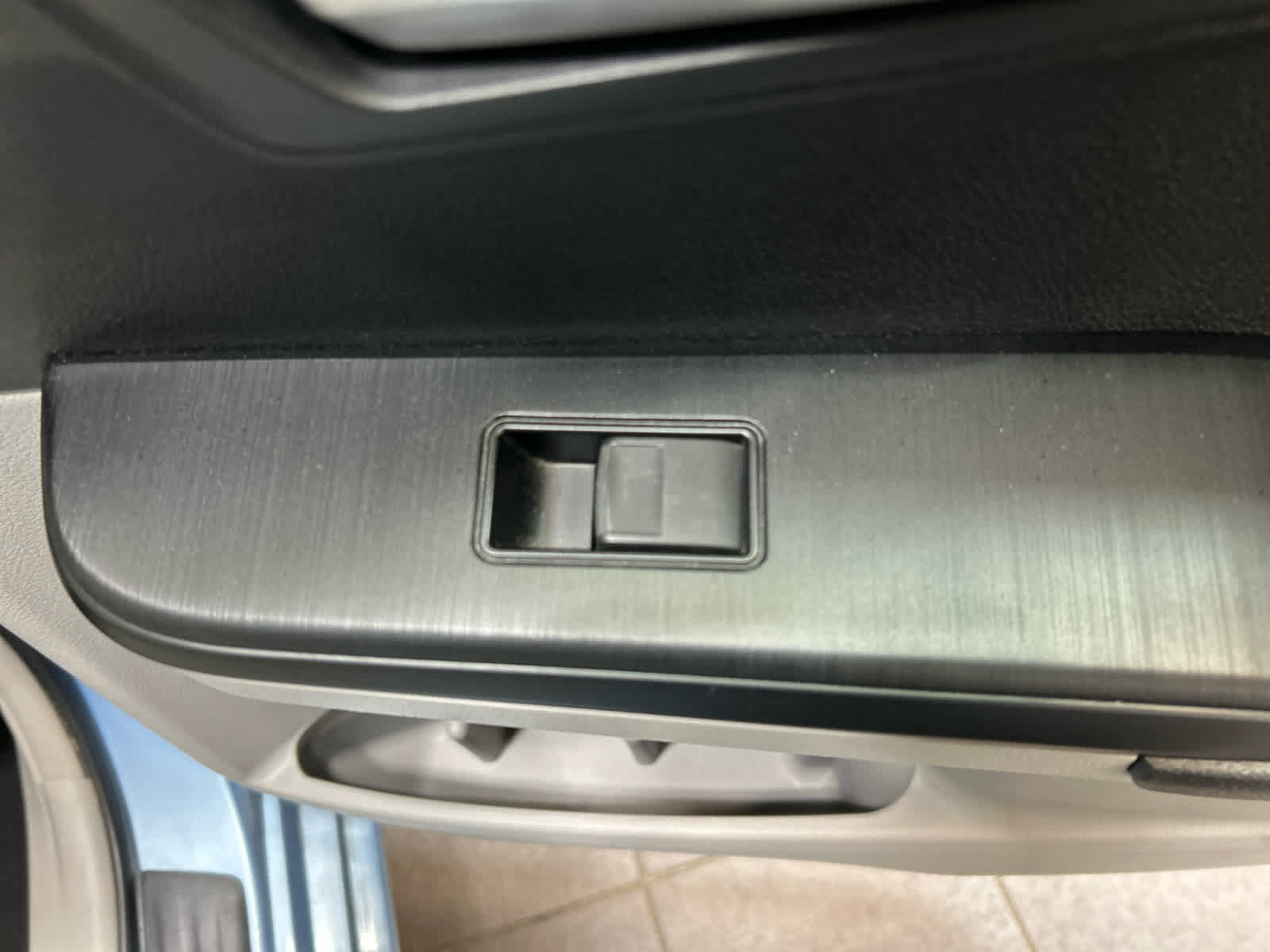 Used 2012 Toyota Camry LE FWD image 23