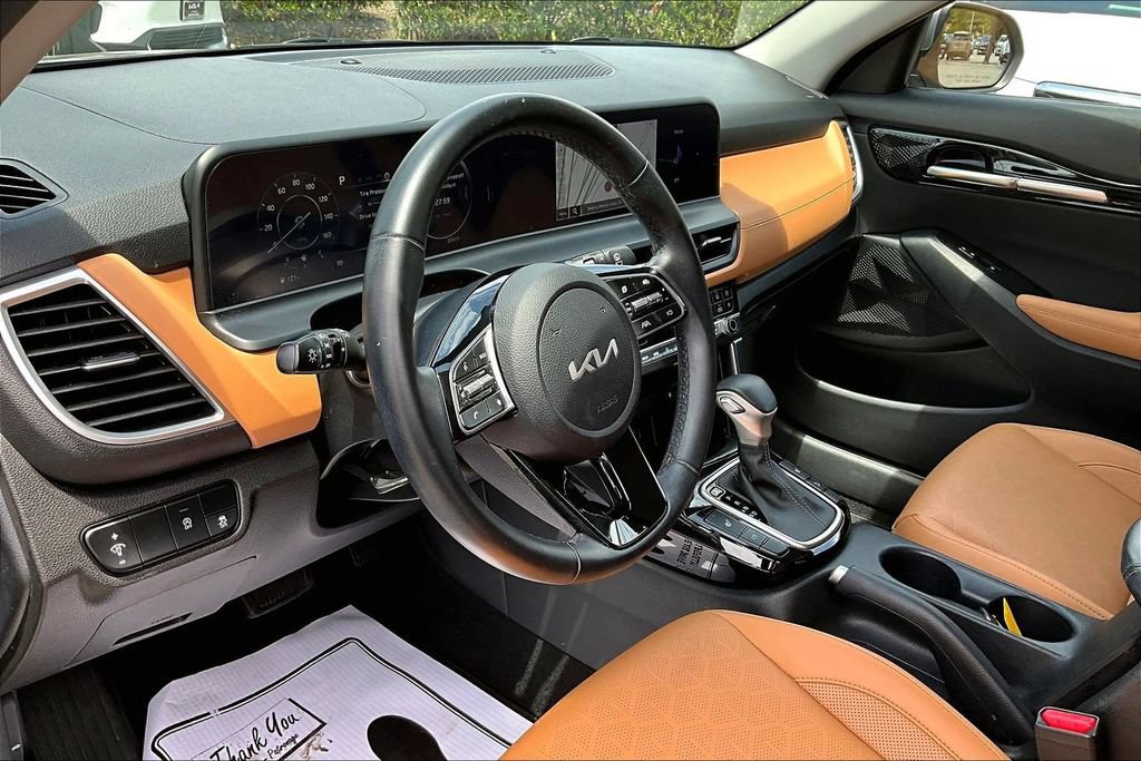 Certified 2024 Kia Seltos EX FWD image 9