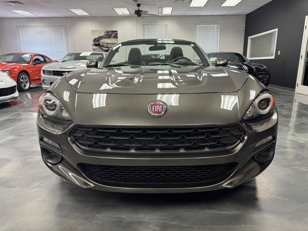 Used 2017 FIAT 124 Spider Classica RWD image 21