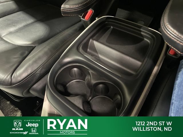 Used 2018 Chrysler Pacifica Touring-L FWD image 29