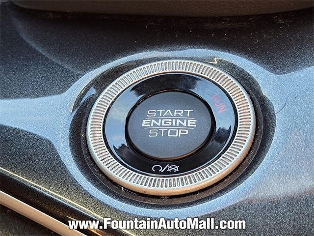 Used 2022 Jeep Grand Cherokee L Laredo image 21