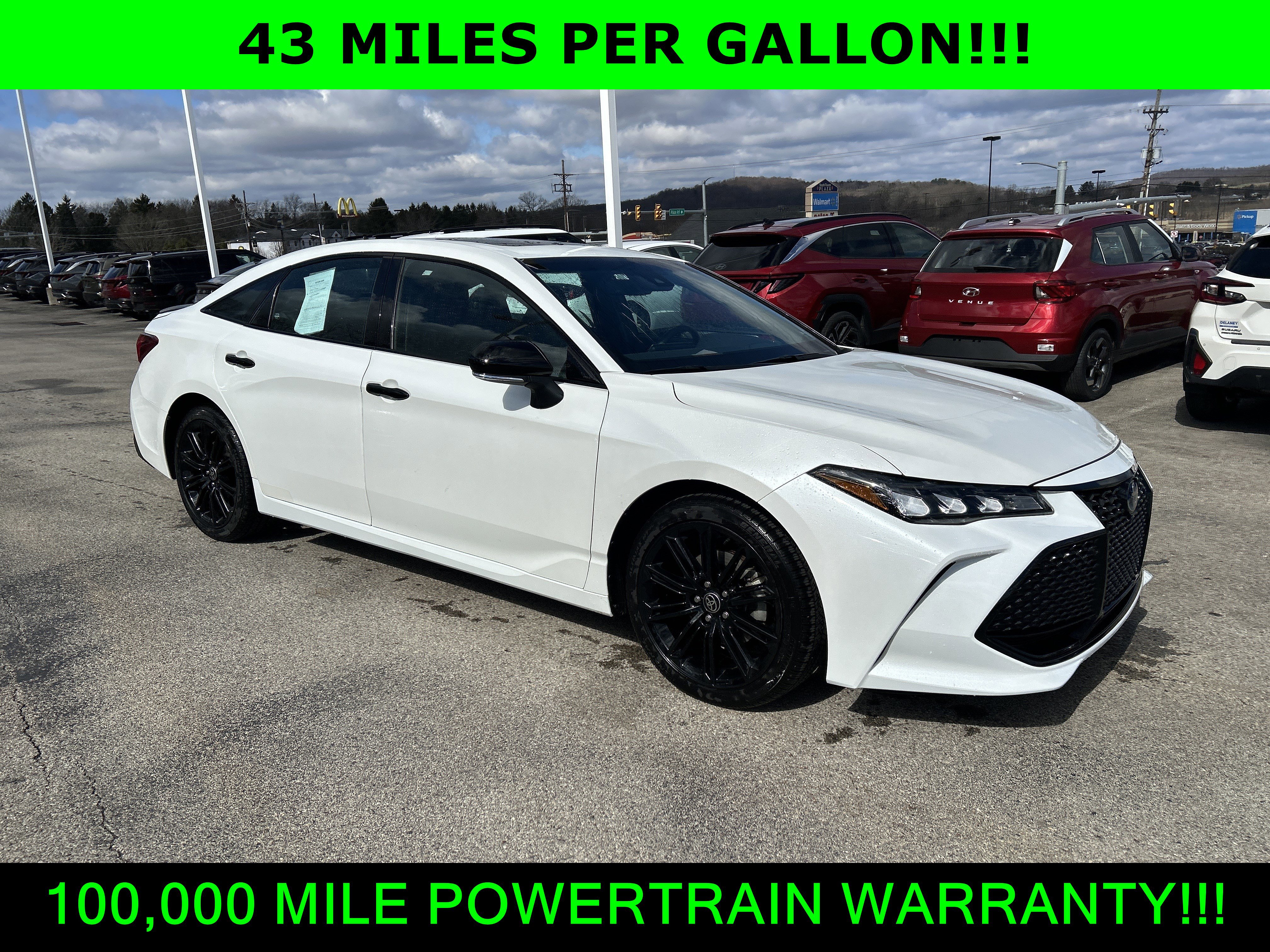 Used 2022 Toyota Avalon XSE image 2