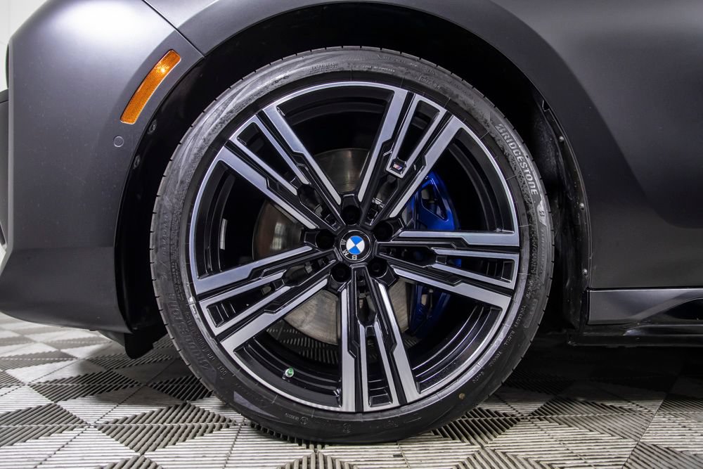 Used 2023 BMW i7 xDrive60 w/ Executive Package 2 AWD/4WD image 49