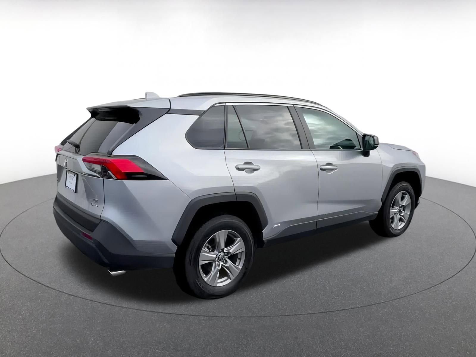 Used 2025 Toyota RAV4 LE image 15