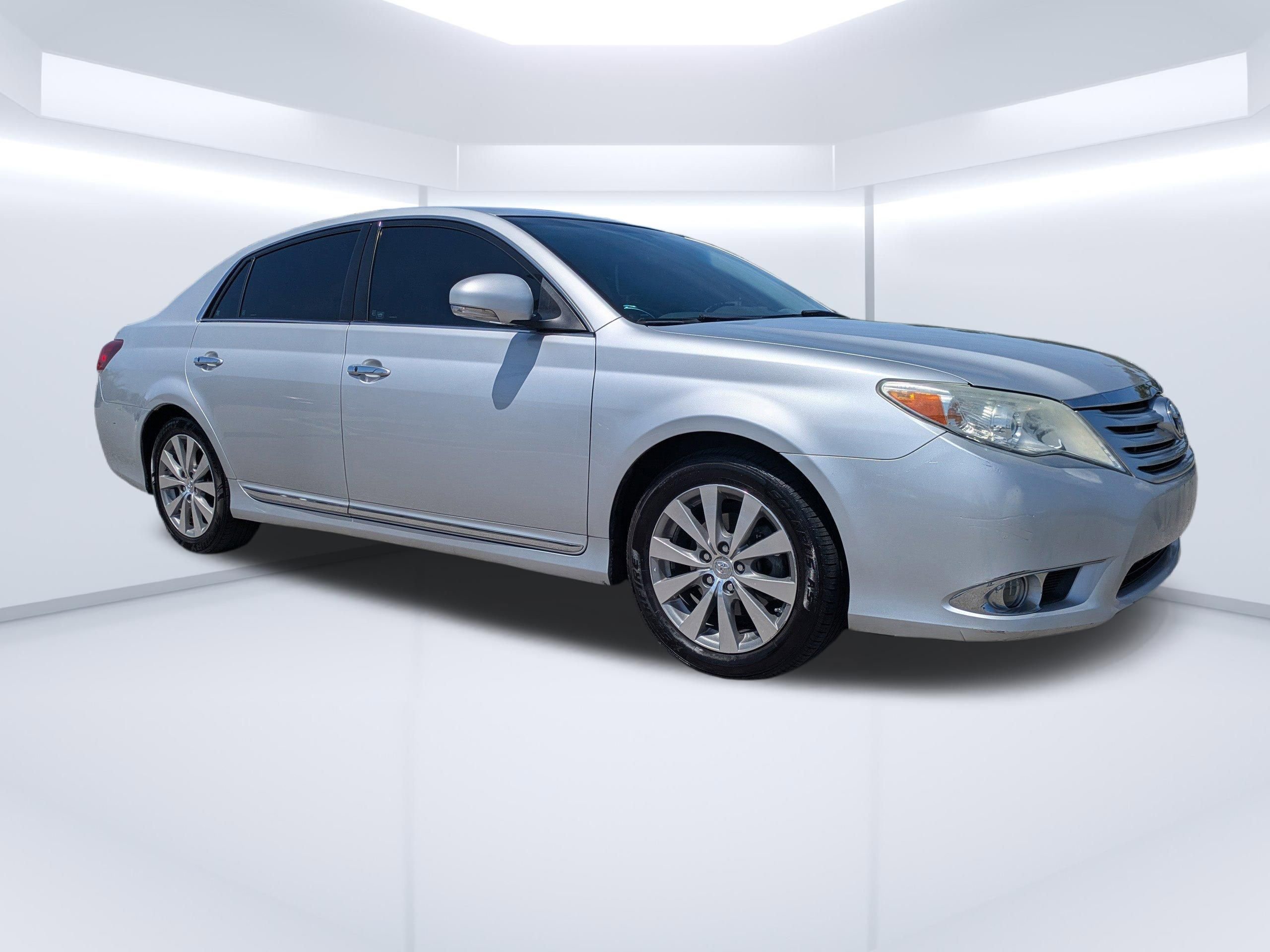 Used 2012 Toyota Avalon Limited image 1